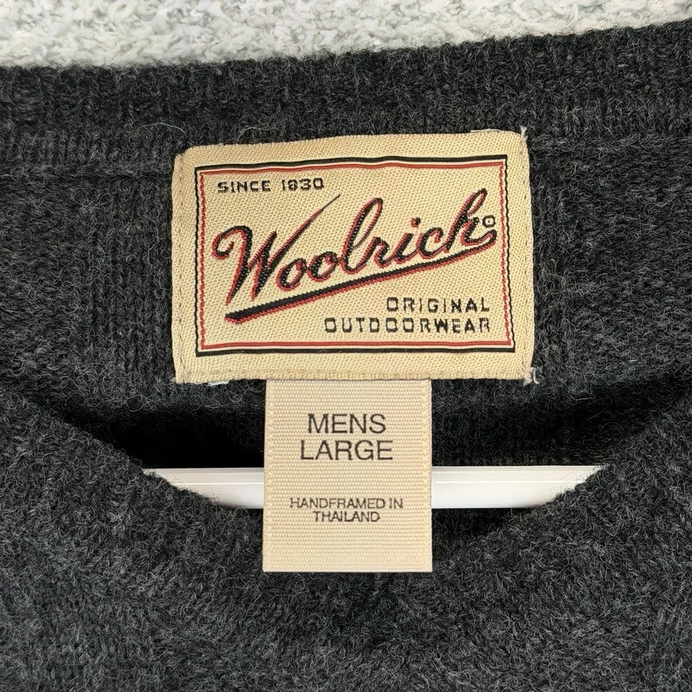 Vintage Woolrich Sweater Mens Large Charcoal Gray 100% Lambswool V-Neck Pullover